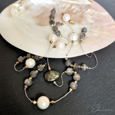 Długi naszyjnik na nitce z labradorytami i perłami