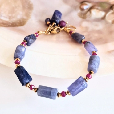 Bransoletka z tanzanitami i rubinami