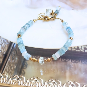 Bransoletka z berylami (morganity, akwamaryny)